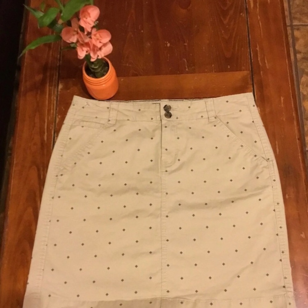 💜♥️Tommy Hilfiger mid Skirt size 4🌷